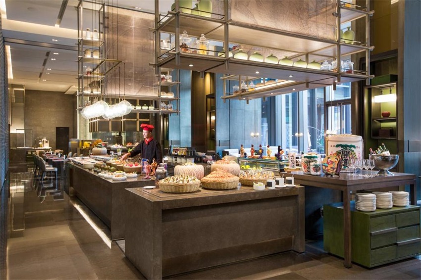五星级酒店的餐桌摆台高档自助餐台布菲台